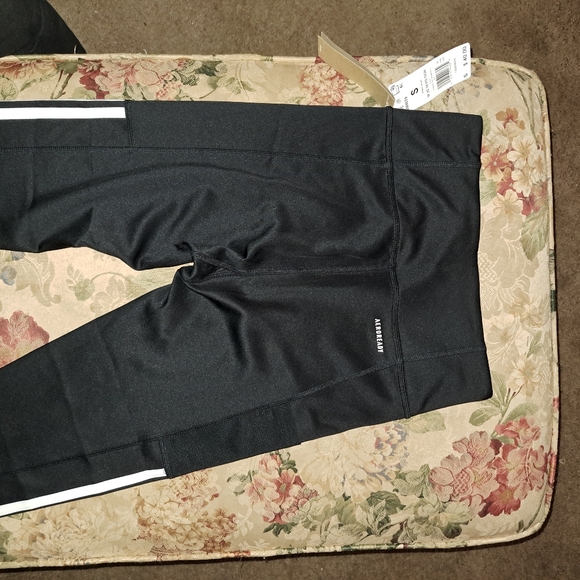 Black Adidas three stripe workout pants - Picture 3 of 4